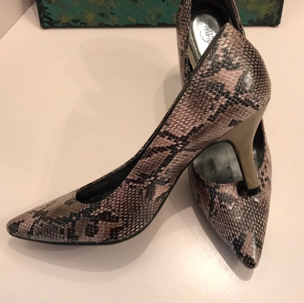 Alfani Snakeskin Pumps! Size 6.5
